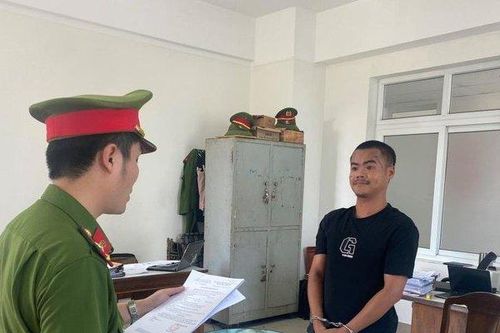 Thầy bói chiếm đoạt 300 triệu đồng khách chuyển nhầm