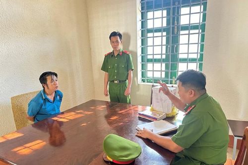 'Trùm' cho vay lãi nặng đâm cán bộ công an khi bị khám xét nhà