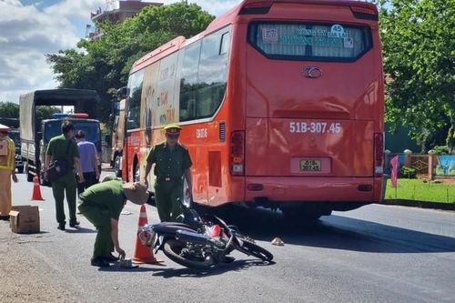 Thông tin mới vụ xe khách tông xe máy, 2 học sinh tử vong