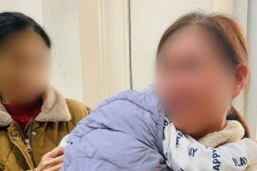 HN: Bé trai 18 tháng tuổi bị bỏ rơi tại trung tâm thương mại đã về với người thân
