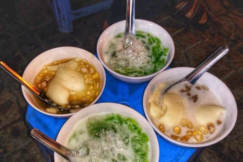 Xe tàu hũ đêm nổi tiếng tại Cần Thơ