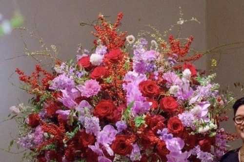 Chiêm ngưỡng lẵng hoa giá 50 triệu đồng của 'đại gia' mua tặng vợ ngày 8/3
