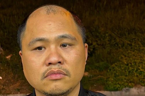 Cú 'ăn bay' táo tợn trước cửa hàng tiện ích của kẻ có 1 tiền án