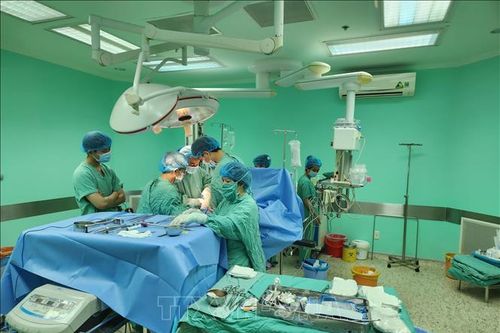 Tăng cường thiết bị, nhân lực y tế trước tình trạng quá tải bệnh nhân tim mạch