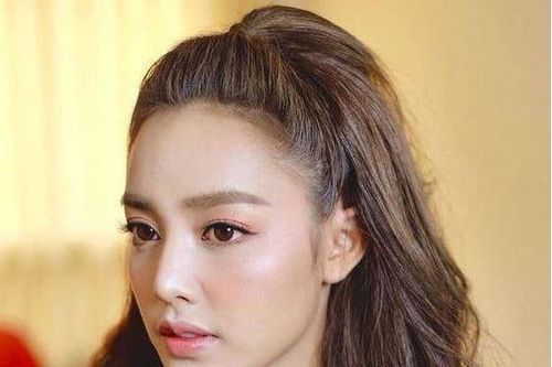 Chồng nợ chị gái 50 triệu từ thời chưa vợ, nay chị ấy bị bệnh nằm một chỗ vẫn nhất định không chịu trả làm tôi vô cùng bức xúc