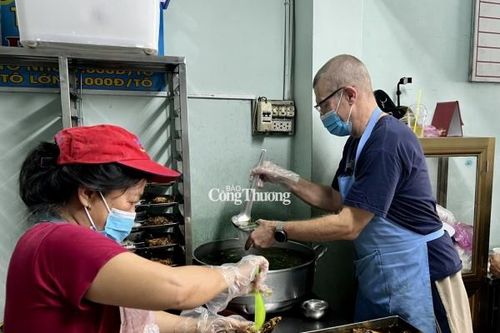 TP. Hồ Chí Minh: Cần nhân rộng những quán cơm 2.000 đồng cho người nghèo