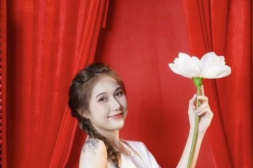 Hot girl bóng chuyền Long An xinh tựa thiên thần, vóc dáng nuột nà