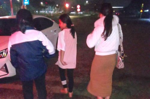'Giải cứu' 2 nữ sinh nghi bị người đàn ông lạ mặt dụ dỗ bỏ nhà đi