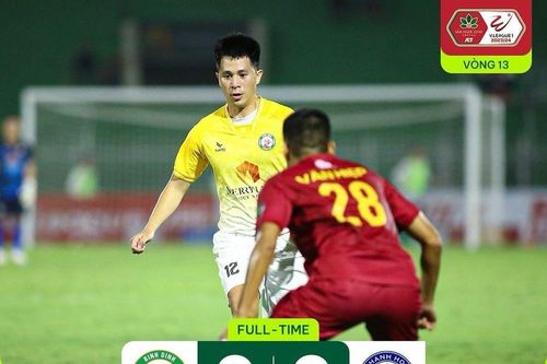Tân binh Coutinho ghi cú đúp, Khánh Hòa FC có điểm trên sân Quy Nhơn