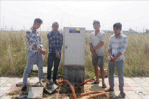 Bắt giữ 5 đối tượng trộm cắp thiết bị điện