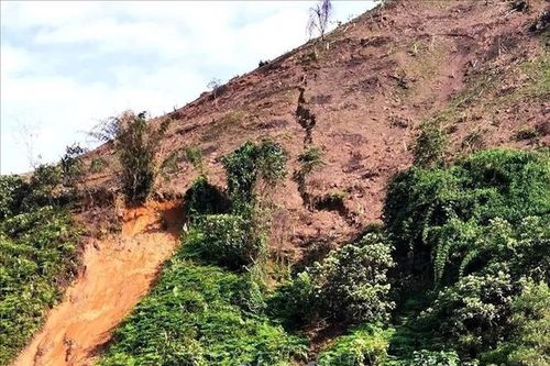 Xây dựng thông tin cảnh báo sớm, bản đồ phân vùng rủi ro lũ quét, sạt lở đất