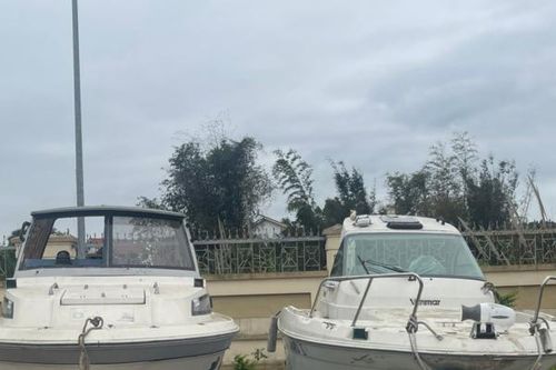Thu giữ lô máy thủy nhập lậu tại Quảng Ninh