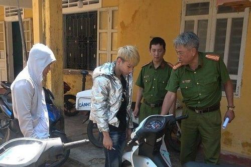 Huế: Phát hiện 4 thiếu niên lẻn vào khu chung cư 'cuỗm' xe mô tô