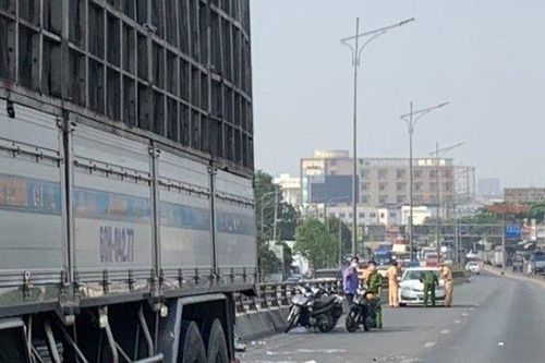 Đồng Nai: Tai nạn nghiêm trọng trên cầu vượt Amata, 2 người tử vong