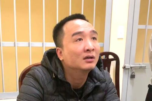 Anh chồng đâm nhiều nhát em dâu do... nghĩ là trộm