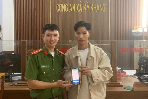 Nam sinh lớp 12 trả lại 200 triệu đồng cho người chuyển nhầm