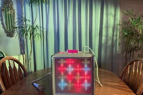 'Cha đẻ' của karaoke qua đời ở tuổi 100