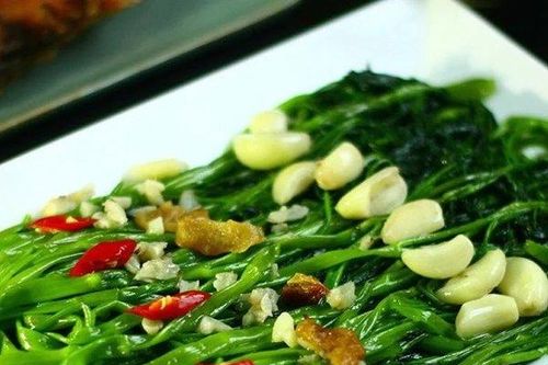 Rau 'nhà nghèo' Việt Nam sang Mỹ đắt hơn cả thịt lợn, 515.000 đồng/kg