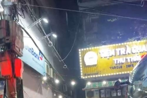 Cháy phòng trọ nhà cao tầng, người ở hoảng loạn tháo chạy