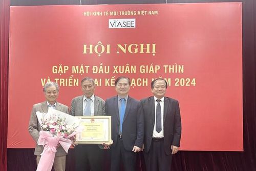 VIASEE nhận Bằng khen của VUSTA