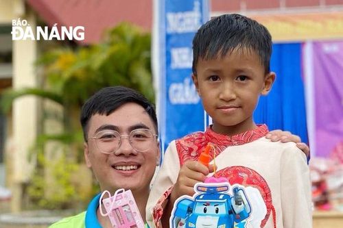 Nối dài sợi dây yêu thương
