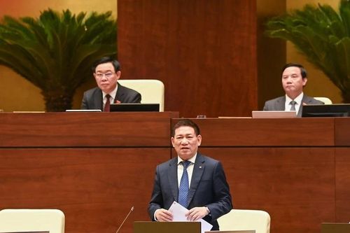 Bộ trưởng Tài chính: Luật nghiêm cấm hành vi chèo kéo mua bảo hiểm nhân thọ