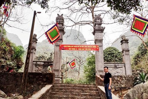 Đền Thung Lá linh thiêng thờ Quốc Mẫu nơi núi rừng