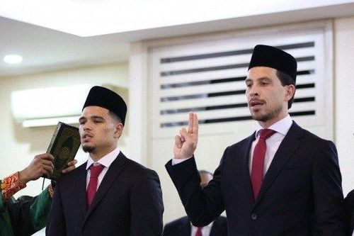 ĐT Indonesia hoàn tất nhập tịch cho 2 cầu thủ gốc Hà Lan lúc nửa đêm