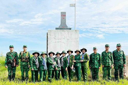 Tháng 3, về biên giới Tri Tôn