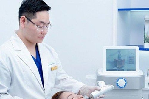 Cấy Meso Extra không kim có an toàn không? Bác sĩ chuyên khoa da liễu Huy Chất giải đáp