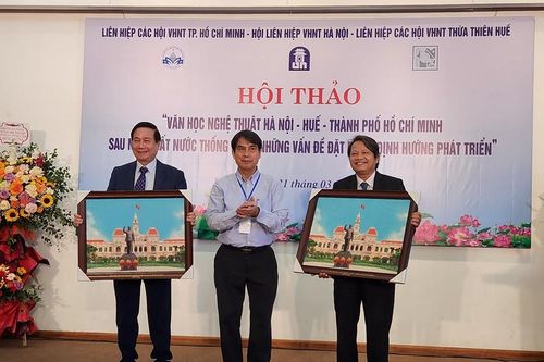 Giao lưu Văn học Nghệ thuật Hà Nội - Huế - TP. Hồ Chí Minh