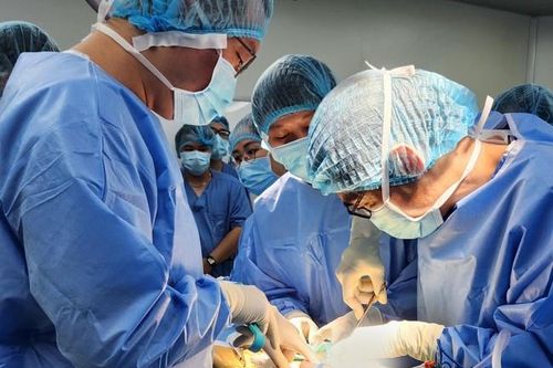 Khối căng phồng ở bẹn cảnh báo căn bệnh nguy hiểm trẻ nhỏ hay gặp