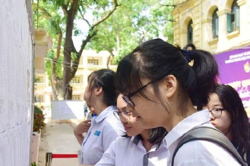 Bản tin 23/3: Hà Nội yêu cầu các trường không thu phí giữ chỗ
