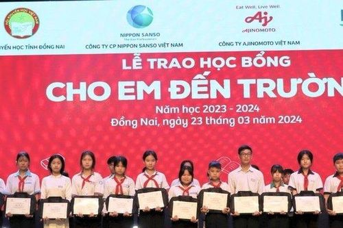 Đồng Nai: Trao 400 học bổng 'Cho em đến trường' năm học 2023-2024