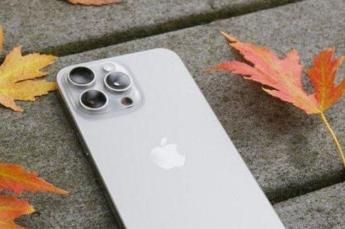 Apple vẫn 'bó tay' trước drama iPhone 15 bị nóng máy