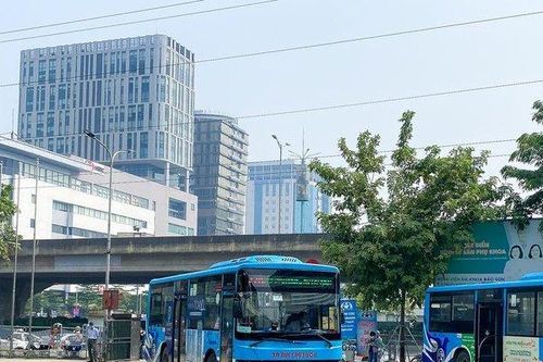 Hà Nội: Dừng 5 tuyến xe buýt từ 1/4, hành khách đi lại thế nào?