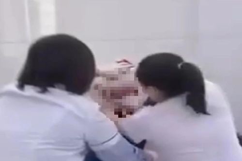Hà Nội: Điều tra vụ người đàn ông 62 tuổi chém người tình trọng thương rồi tự tử