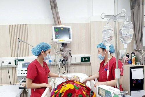 Nữ điều dưỡng chia sẻ khoảnh khắc cứu sống khách ngoại quốc ngừng tim ở Đà Nẵng