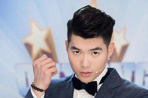 Nam diễn viên kiêm siêu mẫu đình đám một thời cưới nữ doanh nhân hơn 15 tuổi, cuộc sống hiện tại gây tò mò