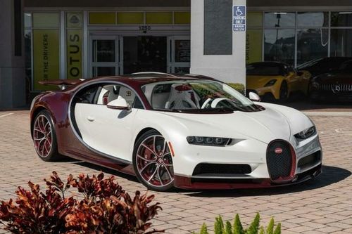 Khách hàng mua Bugatti Chiron được tặng kèm Rolls-Royce Wraith
