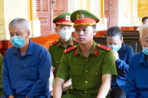 Cựu Tổng Giám đốc DAB Trần Phương Bình tiếp tục hầu tòa