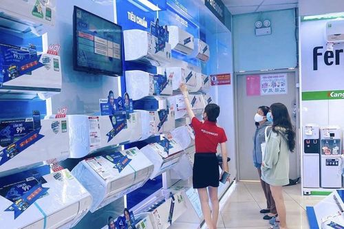 Siêu thị điện máy giảm giá chào hè, sản phẩm tiết kiệm điện đắt khách