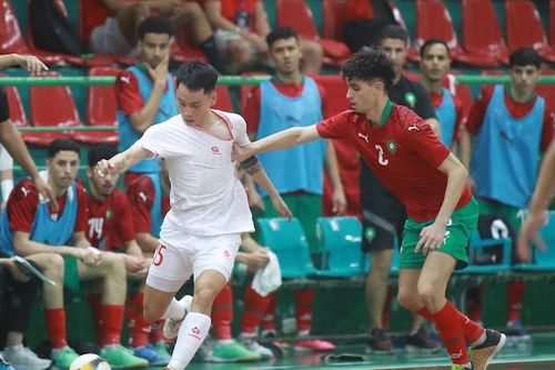 Đội tuyển futsal Việt Nam có trận hòa kịch tính; Ronaldo lập hat-trick