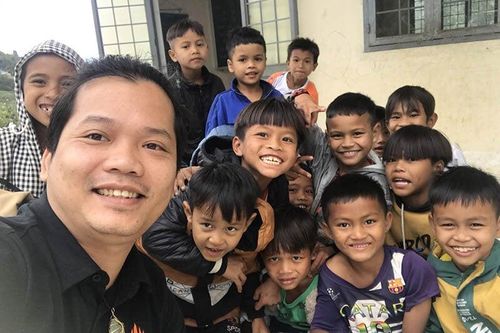 Chàng trai người Việt nhân rộng mô hình 'Nuôi em' ra thế giới