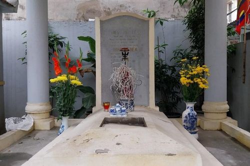 'Tình cảnh lẻ loi của người chinh phụ' (trích 'Chinh phụ ngâm'): Sự trỗi dậy của ý thức cá nhân về quyền sống hạnh phúc