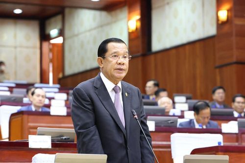 Cựu Thủ tướng Hun Sen chia tay Quốc hội Campuchia