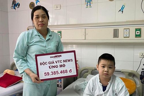 Ủng hộ gần 60 triệu đồng cho bé trai 7 lần phẫu thuật cứu đôi chân
