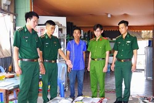 Biên phòng Cà Mau phát hiện cơ sở tàng trữ trái phép dụng cụ kích điện tự chế