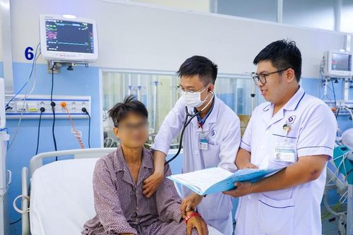 Cứu sống bệnh nhân ngưng tim khi đang chơi thể thao