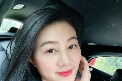 Cô đào cải lương U45 'lột bỏ' mặt nạ phấn son, có một điểm đẹp trường tồn theo năm tháng